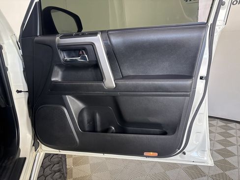 Used 2021 Toyota 4Runner Limited AWD/4WD image 30