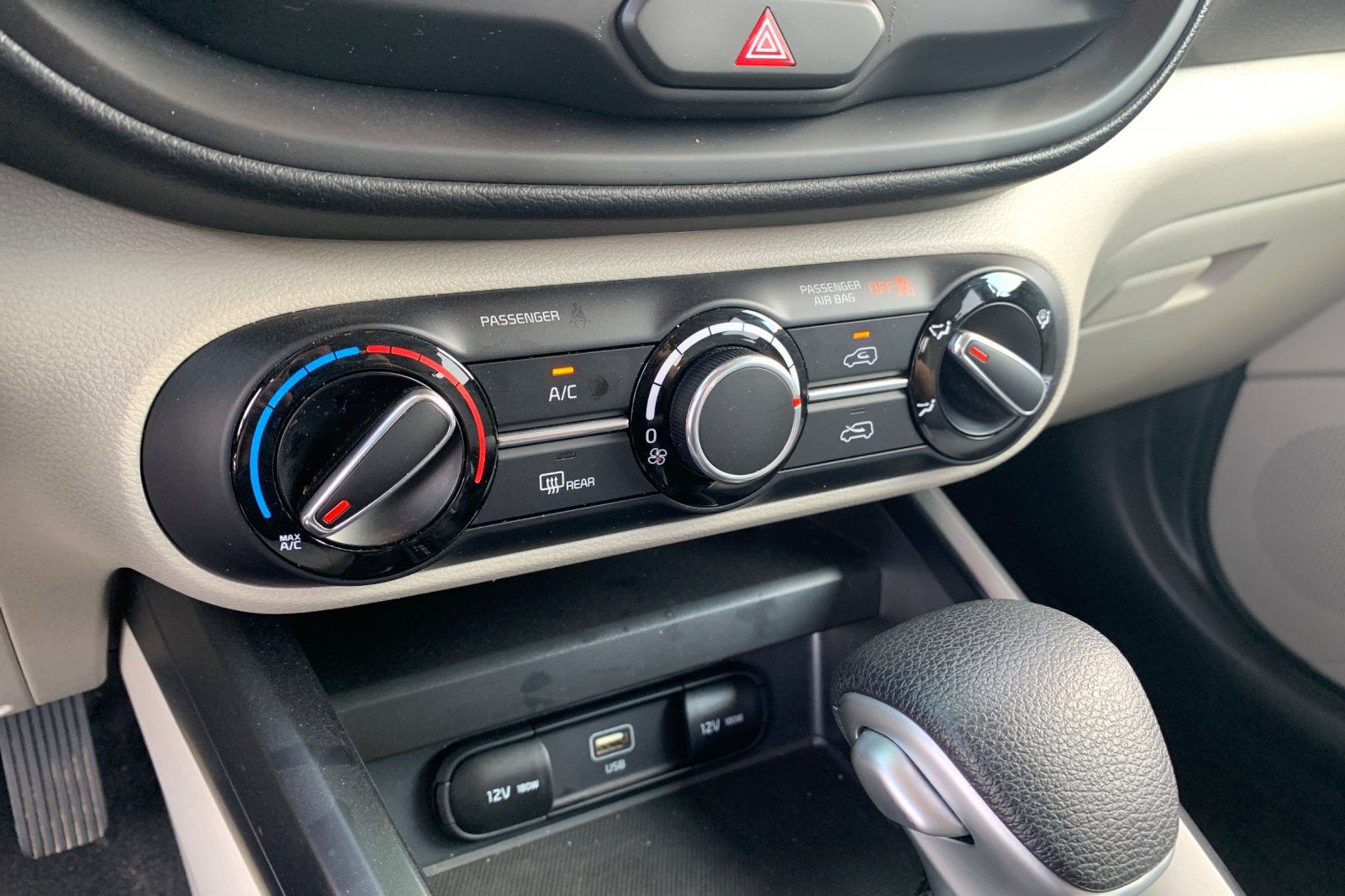 Used 2025 Kia Soul LX w/ LX Technology Package FWD image 23