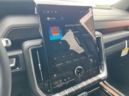 New 2026 GMC Yukon XL Denali image 16