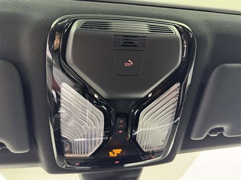 Used 2023 BMW 330i xDrive Sedan w/ Convenience Package image 25