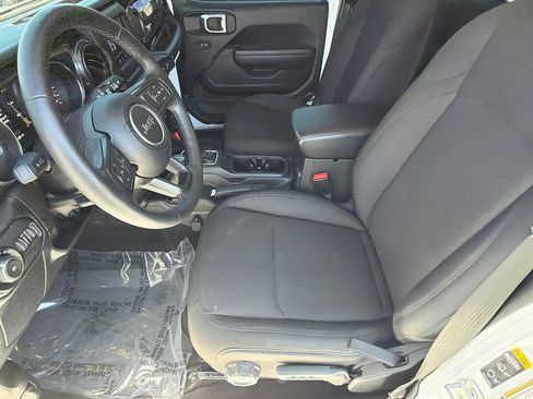Used 2022 Jeep Wrangler Unlimited Sport AWD/4WD image 9