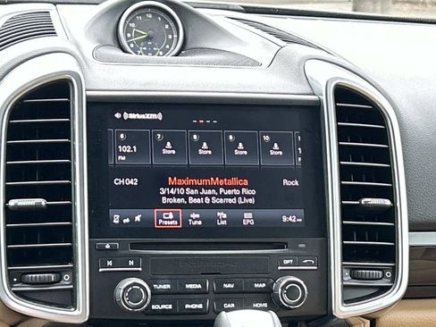 Used 2018 Porsche Cayenne S w/ Premium Package Plus image 28