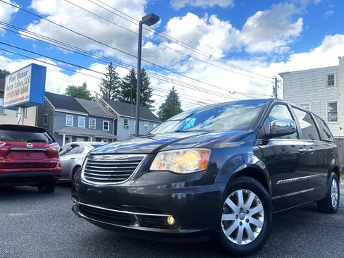 Used 2012 Chrysler Town & Country Touring-L w/ Entertainment Group #2 FWD image 1
