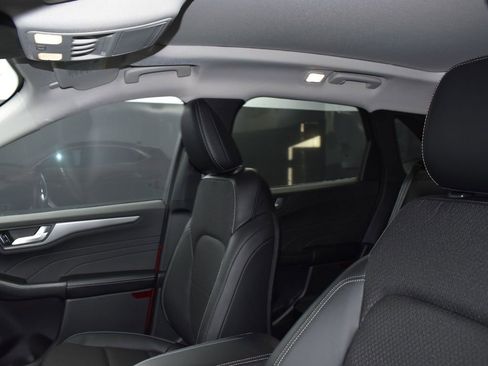 New 2025 Ford Escape SE FWD image 15