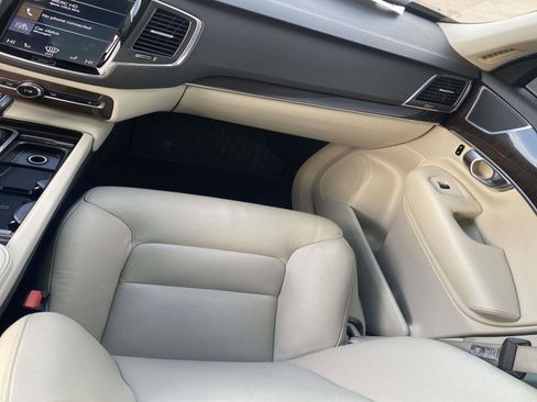 Used 2019 Volvo XC90 T5 Momentum w/ Protection Package Premier image 32