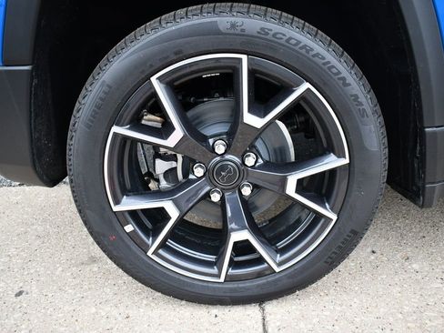 New 2026 Jeep Cherokee Overland w/ Trailer Tow Group AWD/4WD image 7