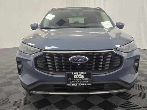 Used 2025 Ford Escape Platinum w/ Premium Technology Package image 9