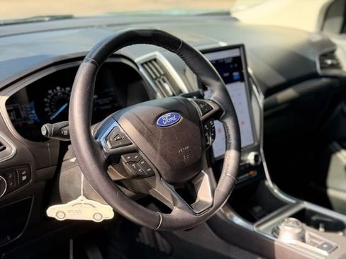 Used 2023 Ford Edge Titanium AWD/4WD image 9