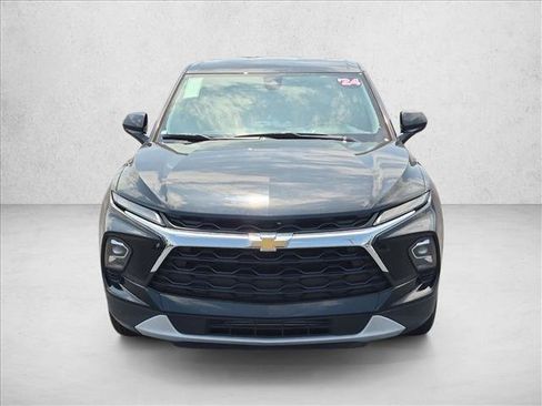 Used 2024 Chevrolet Blazer LT FWD image 2