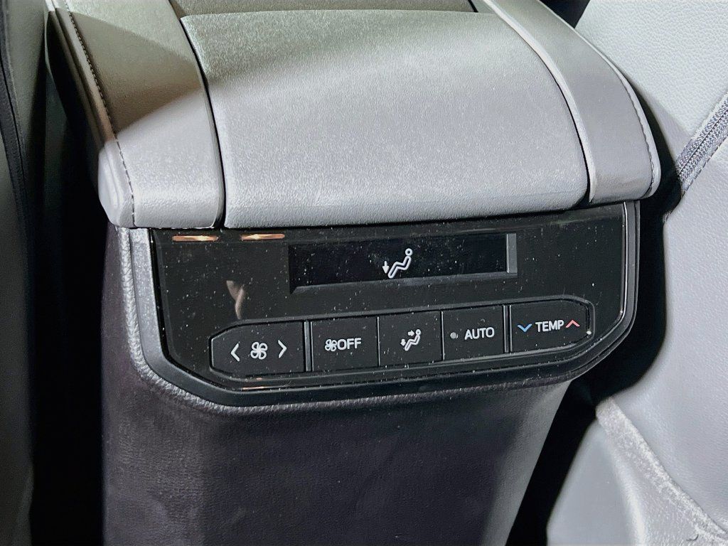 Certified 2026 Toyota Highlander XLE AWD/4WD image 23