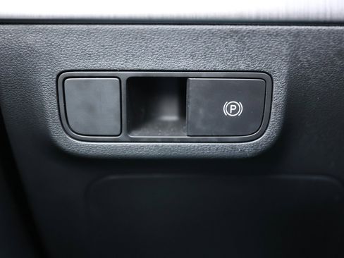 Certified 2025 Hyundai Kona SEL image 34