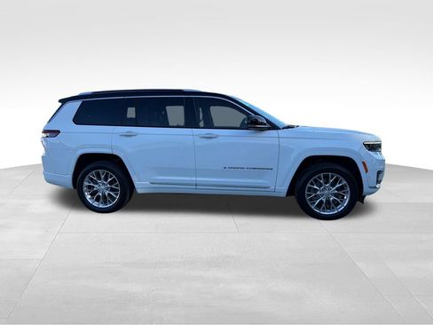 Used 2021 Jeep Grand Cherokee L Summit w/ Luxury Tech Group V AWD/4WD image 13
