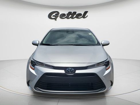 Used 2023 Toyota Corolla LE FWD image 2