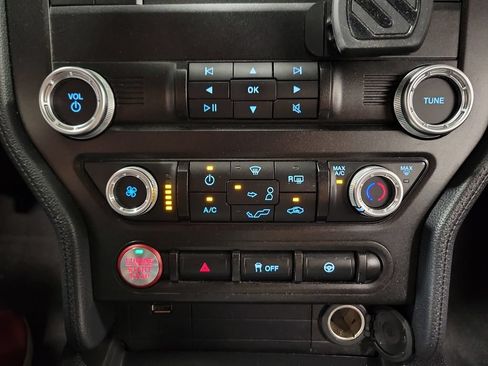 Used 2019 Ford Mustang Coupe RWD image 17