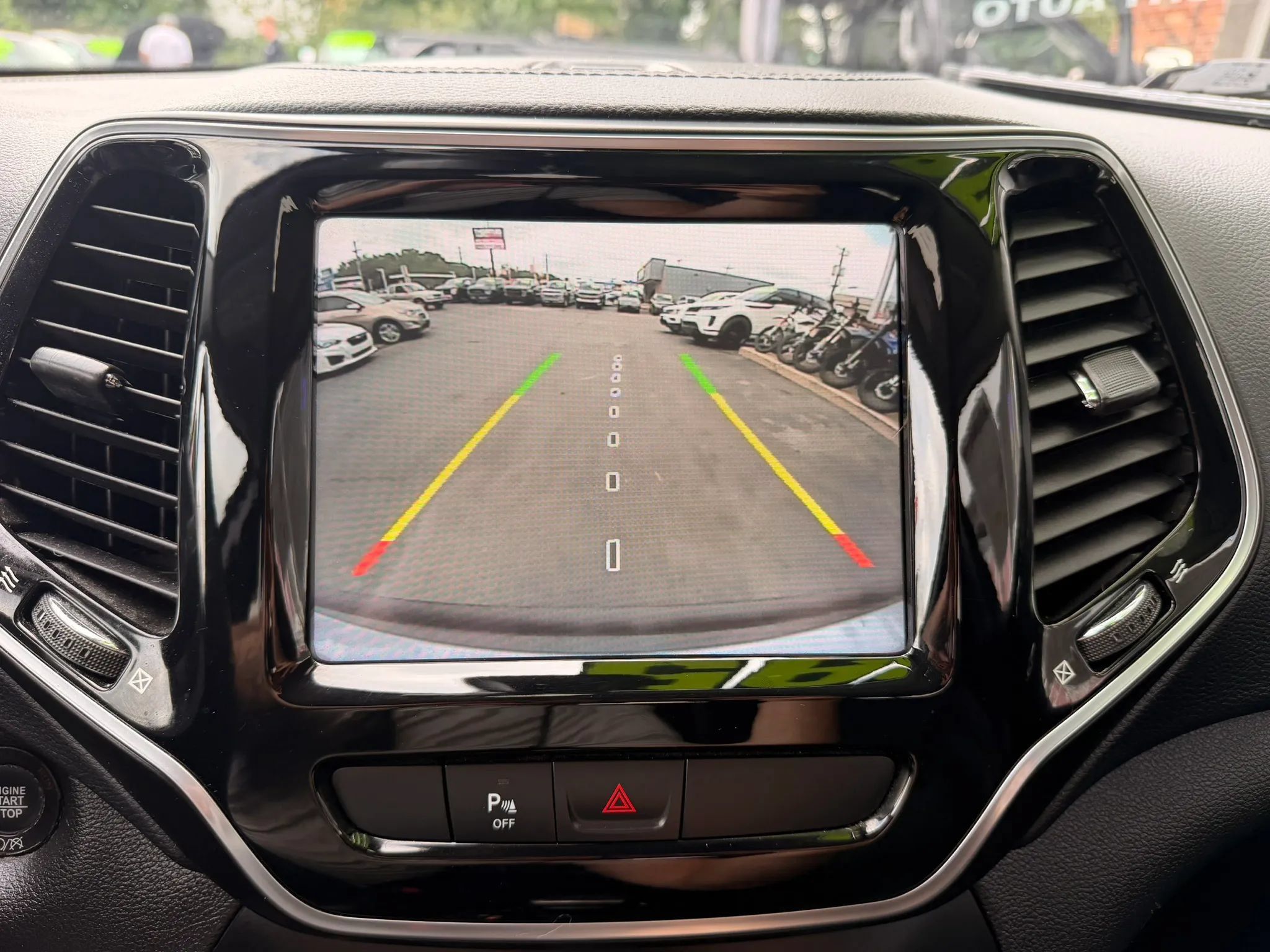 Used 2019 Jeep Cherokee Limited AWD/4WD image 19