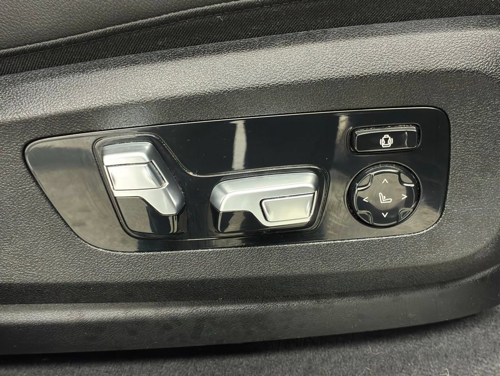 Used 2019 BMW X7 xDrive50i w/ Premium Package AWD/4WD image 59
