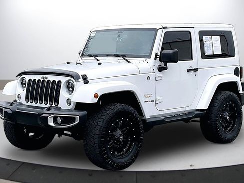 Used 2015 Jeep Wrangler Sahara w/ Connectivity Group image 4