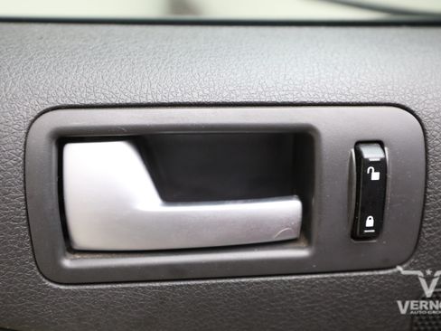 Used 2009 Ford Mustang GT RWD image 33