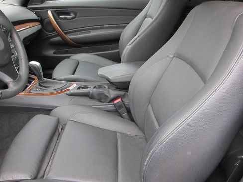 Used 2009 BMW 128i Convertible RWD image 9