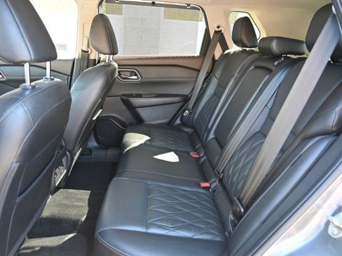 Used 2023 Nissan Rogue Platinum w/ Platinum Premium Package AWD/4WD image 18