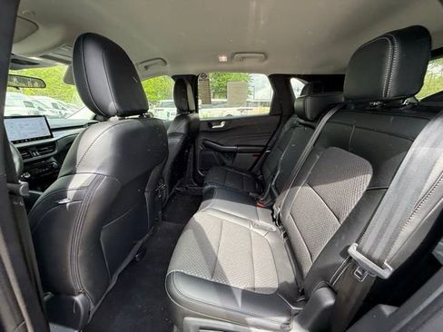 New 2024 Ford Escape SE image 16