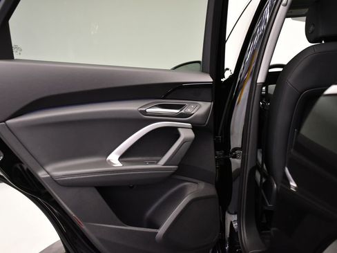 Used 2025 Audi Q5 Premium w/ Convenience Package image 39