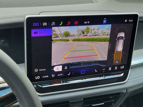 New 2026 Volkswagen Tiguan SE R-Line FWD image 11