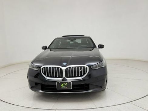 Used 2024 BMW i5 eDrive40i w/ M Sport Package RWD image 3