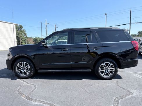 Used 2025 Ford Expedition Active AWD/4WD image 5