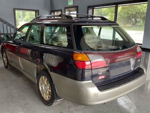 Used 2001 Subaru Outback H6 L.L. Bean Edition image 11