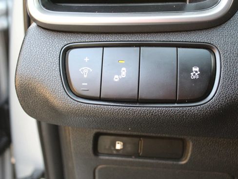 Used 2020 Kia Sorento LX FWD image 27