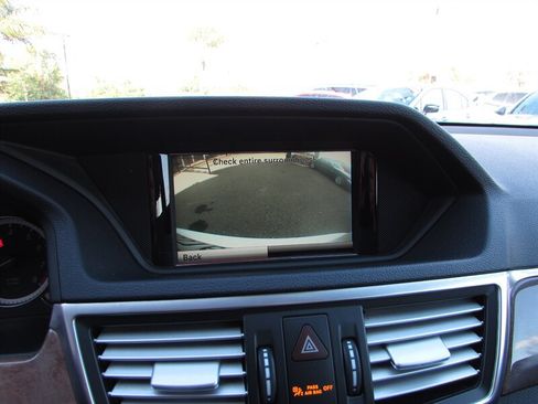 Used 2013 Mercedes-Benz E 350 4MATIC Wagon image 18