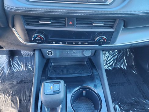 Used 2023 Nissan Rogue SV FWD image 25