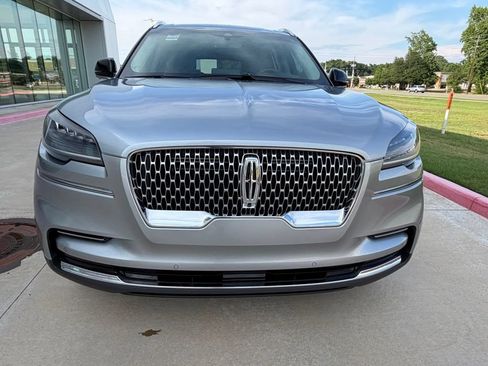 Used 2024 Lincoln Aviator Reserve AWD/4WD image 10