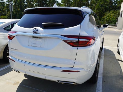 Used 2020 Buick Enclave Avenir w/ LPO, Floor Liner Package FWD image 6