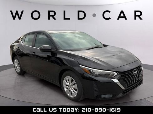 Used 2025 Nissan Sentra S image 1