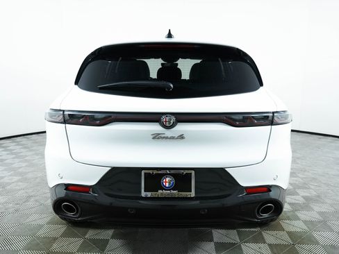 New 2024 Alfa Romeo Tonale Veloce image 9