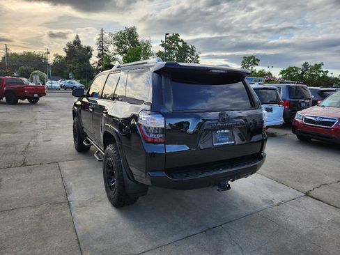 Used 2015 Toyota 4Runner SR5 image 3