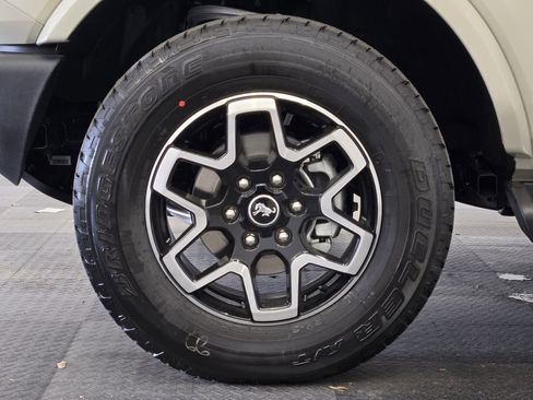New 2026 Ford Bronco Outer Banks AWD/4WD image 10