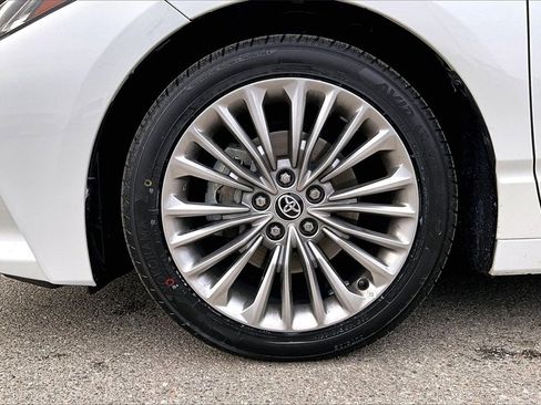 Certified 2022 Toyota Avalon Limited image 34