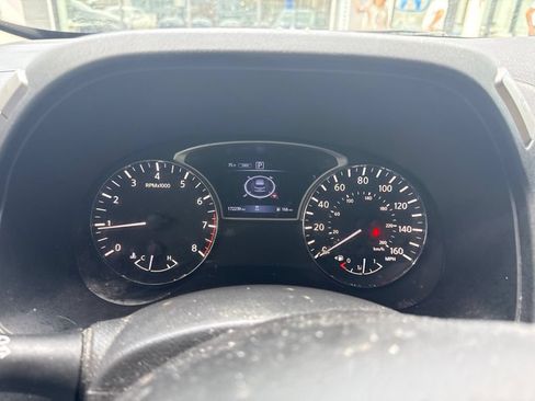 Used 2019 Nissan Pathfinder SL AWD/4WD image 10