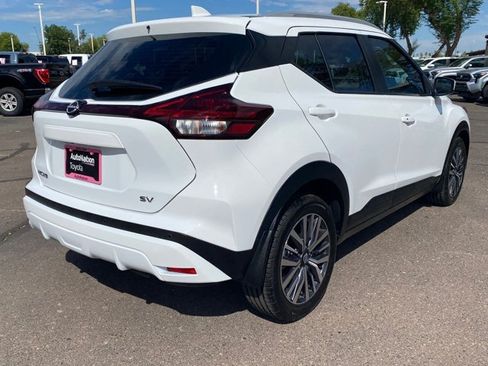 Used 2024 Nissan Kicks SV FWD image 5