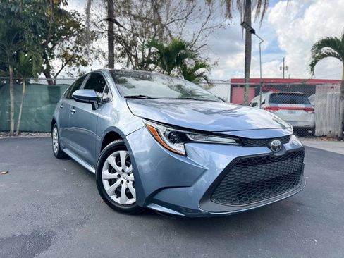Used 2020 Toyota Corolla LE image 3