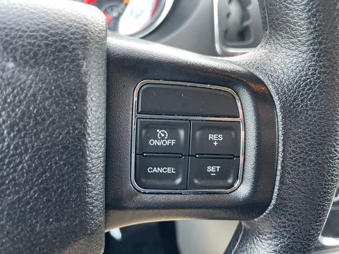Used 2018 Dodge Grand Caravan SE w/ UConnect Hands-Free Group FWD image 16