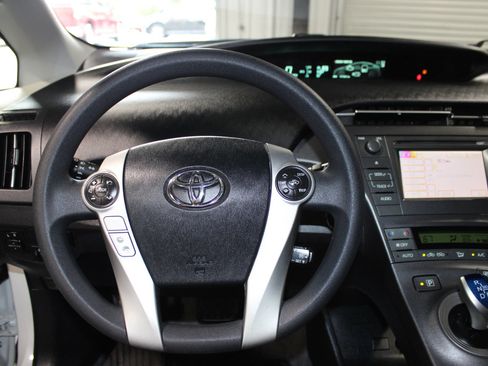 Used 2013 Toyota Prius Two FWD image 10