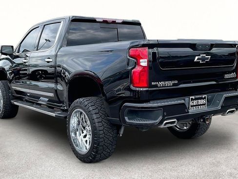Used 2022 Chevrolet Silverado 1500 High Country w/ Technology Package AWD/4WD image 17