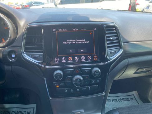 Used 2019 Jeep Grand Cherokee Altitude RWD image 23