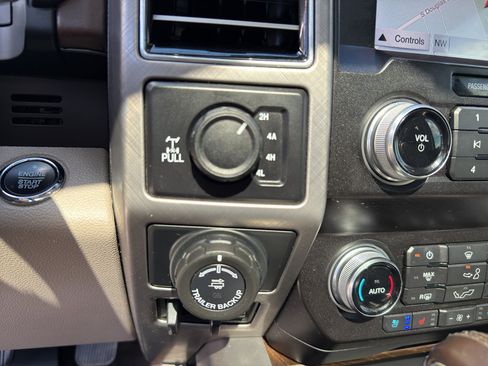Used 2019 Ford F150 Limited w/ Trailer Tow Package image 21
