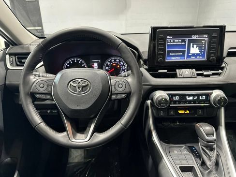 Used 2019 Toyota RAV4 XLE Premium w/ Cold Weather Package AWD/4WD image 5