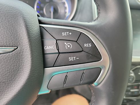 Used 2016 Chrysler 300 Limited RWD image 16